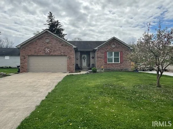 910 E 4th St, Fowler, IN 47944