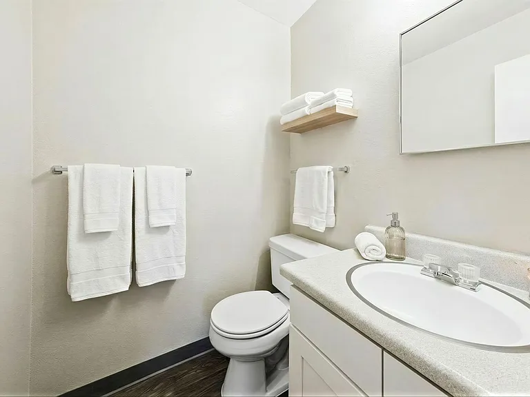 Falcon Run Apartments — Photo 16