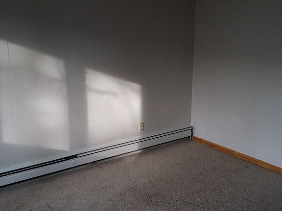 2nd image of 1024 Evergreen St #0
