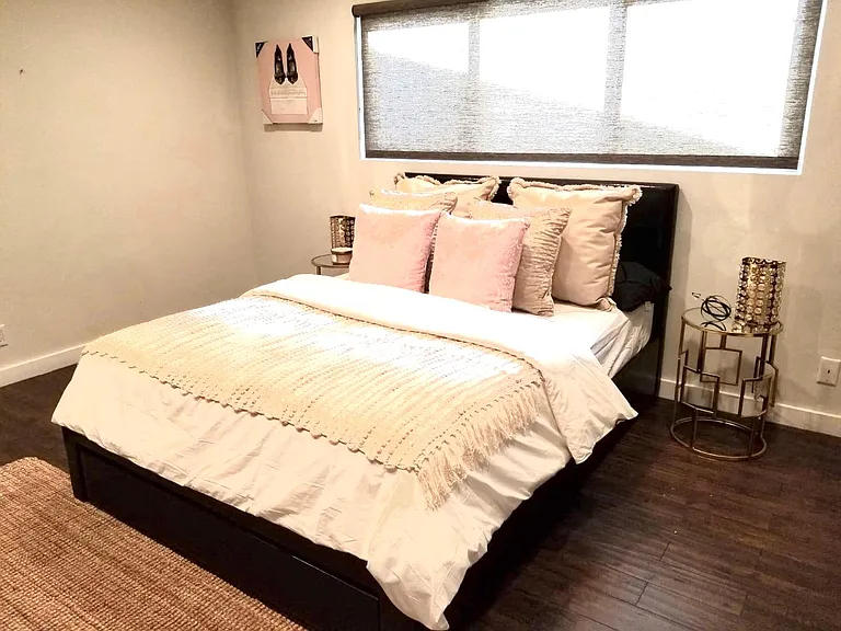 5751 Corteen Pl — Photo 21