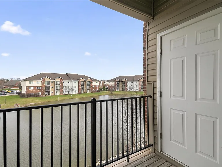 One Bedroom - 1 Bed / 1 Bath - 713 Sq.Ft.