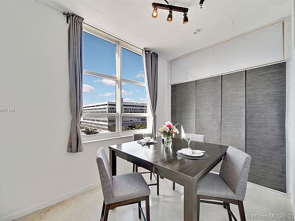 5th image of 2001 Biscayne Blvd APT 2516