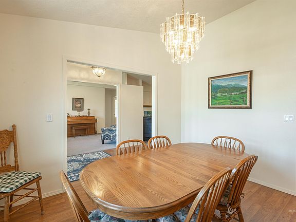 5th image of 163 Hill St