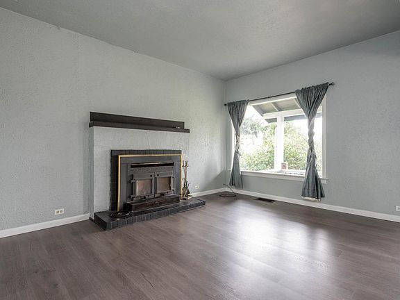 5th image of 8016 Fawcett Ave