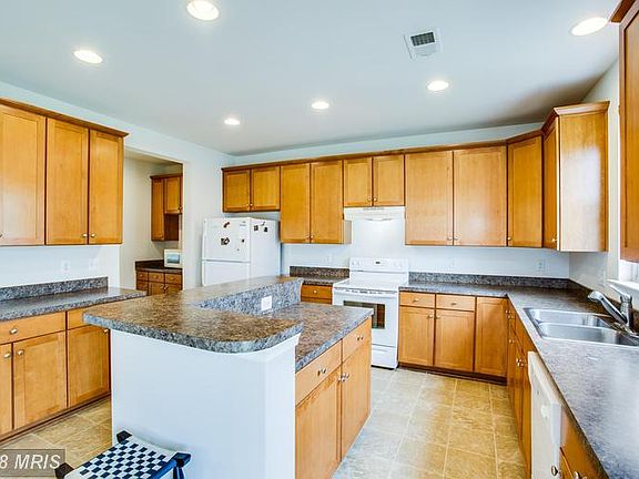 3rd image of 1108 Brigadier Dr