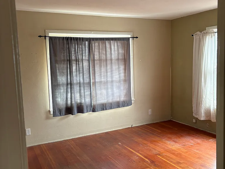 950 Mesa St — Photo 5