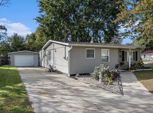 1131 Frisbie Blvd, Springfield, MI 49037