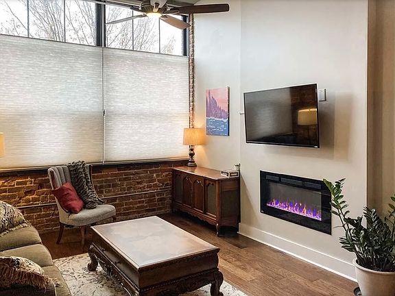 5th image of 1301 Market St #110