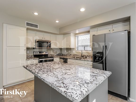 4th image of 29756 N Desert Willow Blvd
