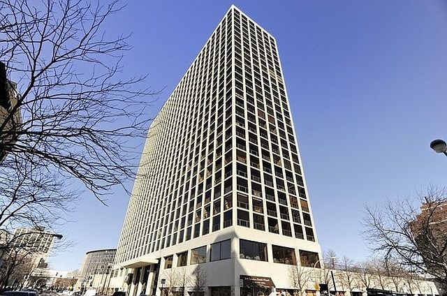 1st image of 4343 N Clarendon Ave APT 811