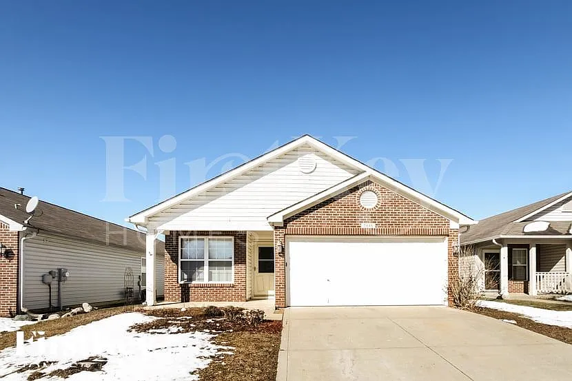4 bed, 2.0 bath, 1376 sqft, $1,965 — Photo 1