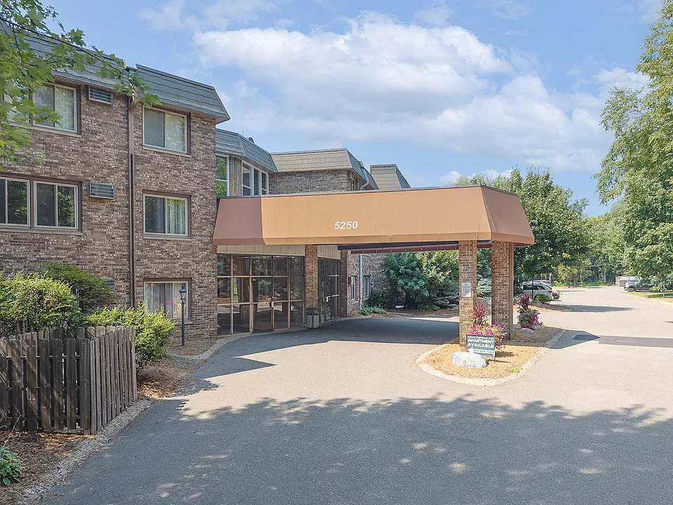 Edina Highland Villa