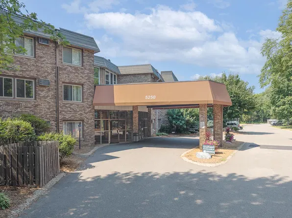 Edina Highland Villa