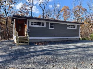 275 Oak Forest Ln, Berkeley Springs, WV 25411