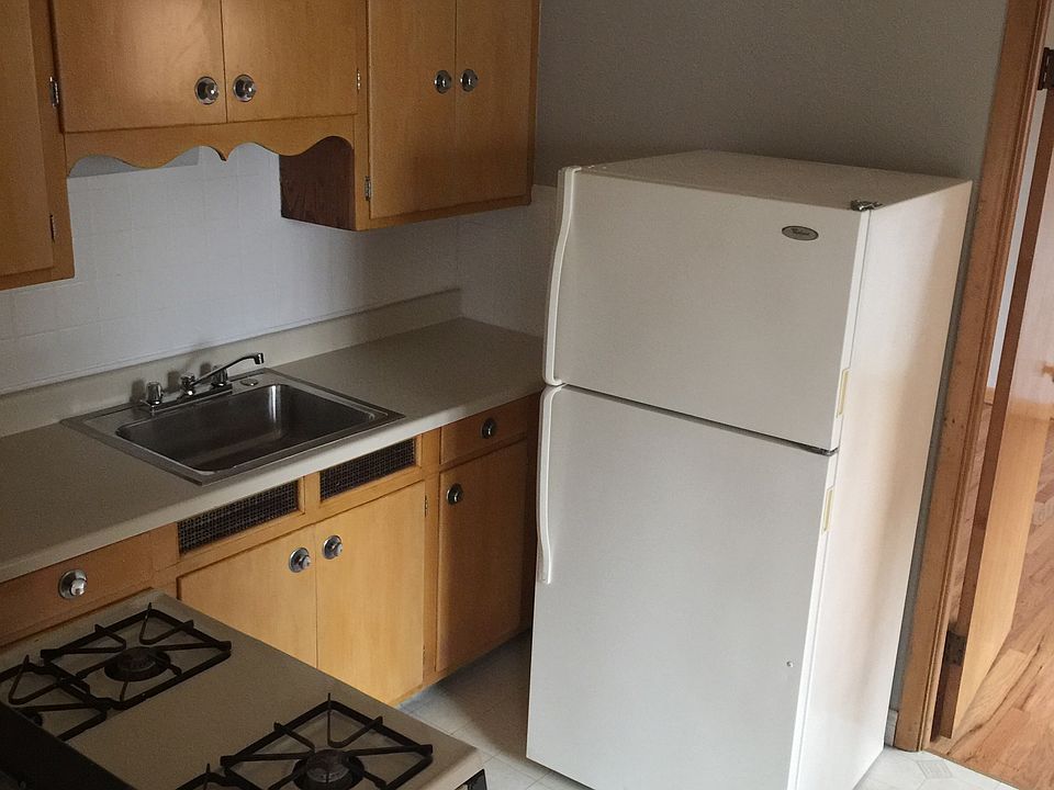 2nd image of 2210 Montclair Ave #5