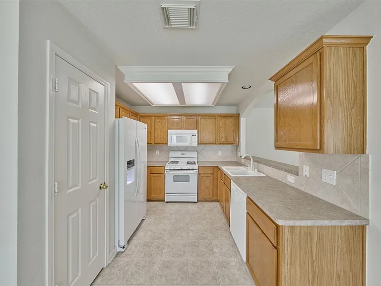 506 Elm Ridge Dr — Photo 14