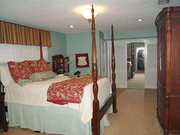 4th image of 921 Gillis Ct