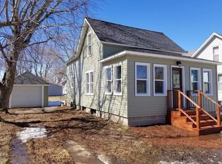 478 2nd Ave SE, Wells, MN 56097