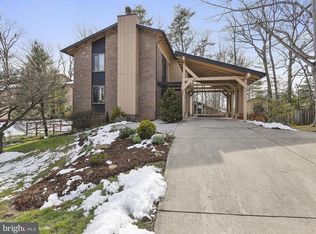 5324 Sideburn Rd, Fairfax, VA 22032