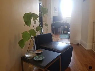 Rented by R New York