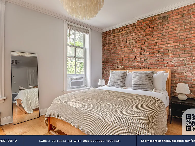 120 Christopher St #4 — Photo 9
