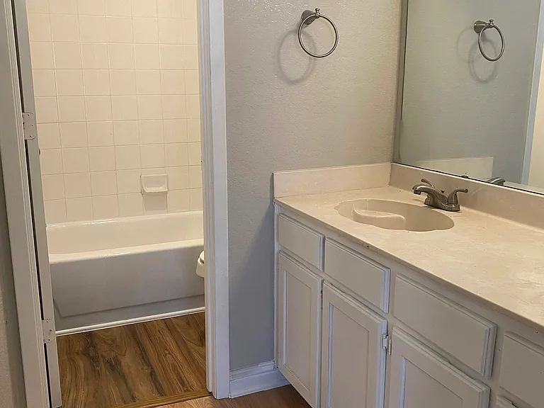 816 Betty Ct #B — Photo 9