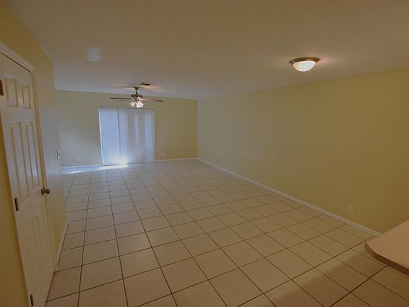4th image of 826 Summit Lake Dr