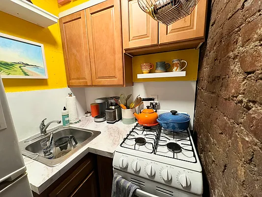 Rented by J PRESTON AND ASSOCIATES INC | media 26