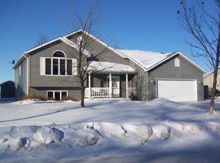 740 Wagner St SW, Hutchinson, MN 55350