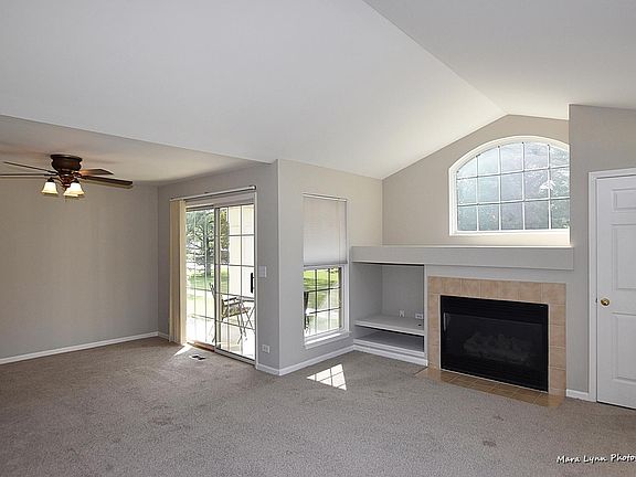 2nd image of 1374 Spencer Ln #1374