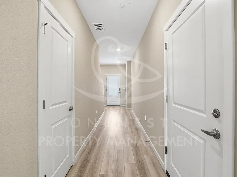 2279 Comstock Ln — Photo 4