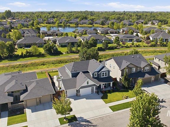 3rd image of 9433 W Wildbranch Dr