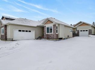 107 N Strathmore Lakes Cmn, Strathmore, AB T1P 1Y7