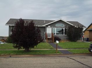 2202 Stratford Pl, Pierre, SD 57501