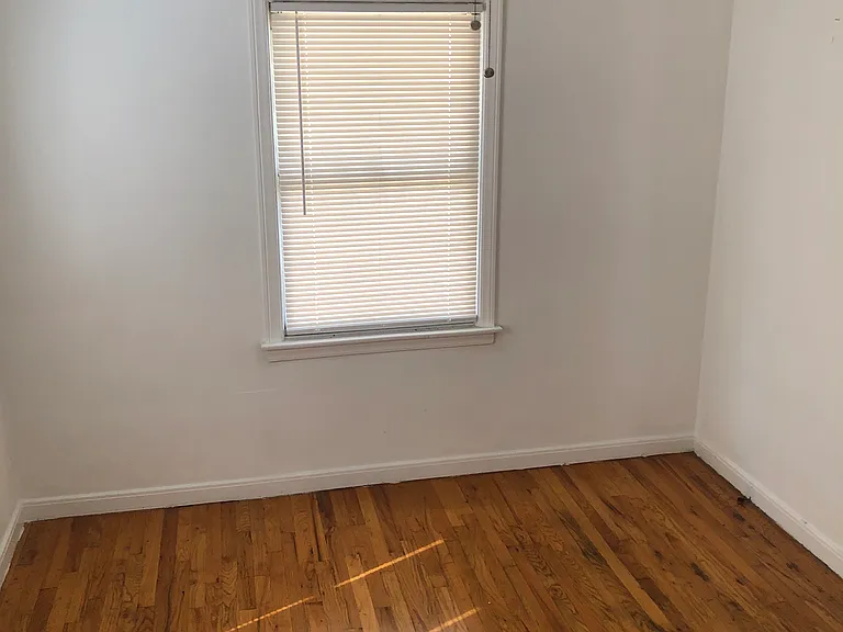 6506 Grandville Ave — Photo 10
