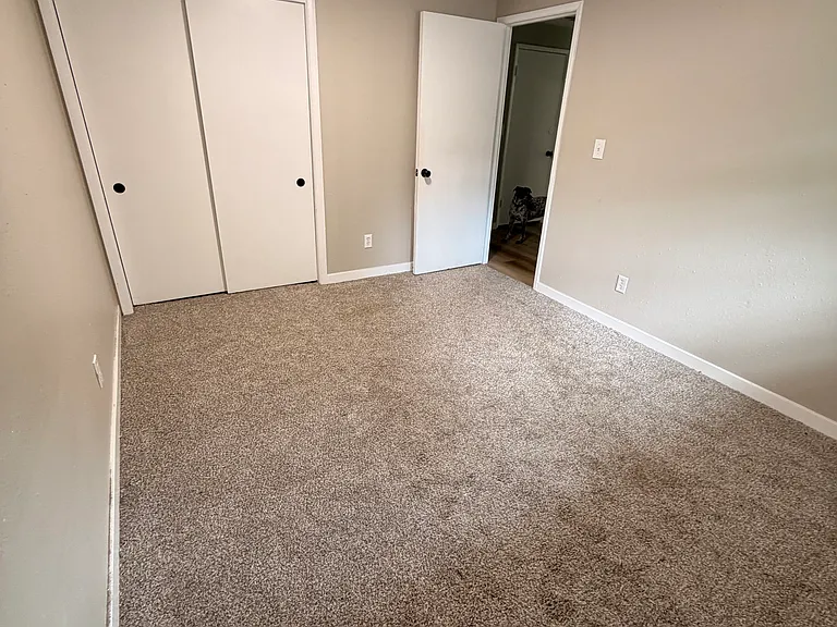 2423 Old Lakeway Dr — Photo 9