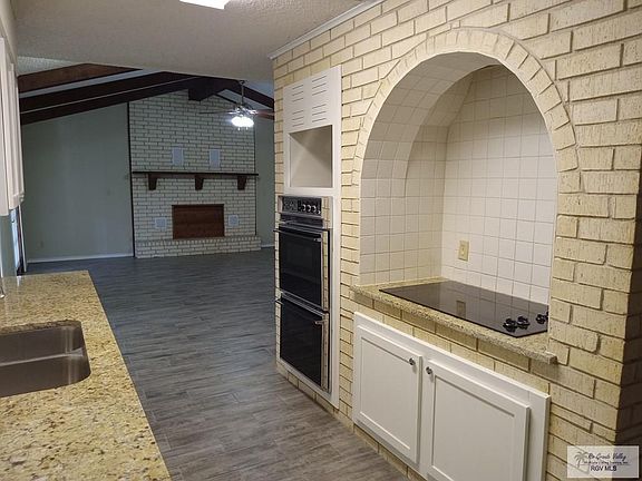 4th image of 2821 Lotus Dr
