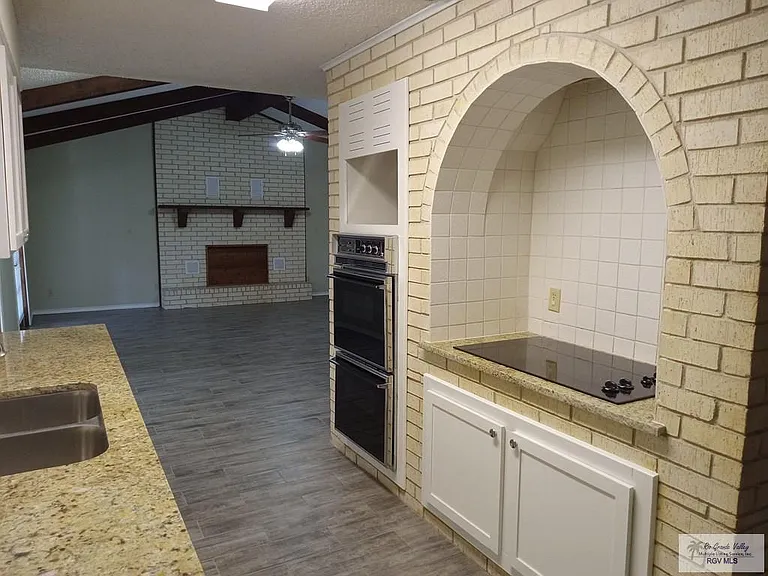 2821 Lotus Dr — Photo 4