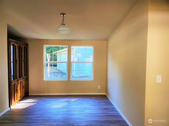 5th image of 271 E Timberlake Drive