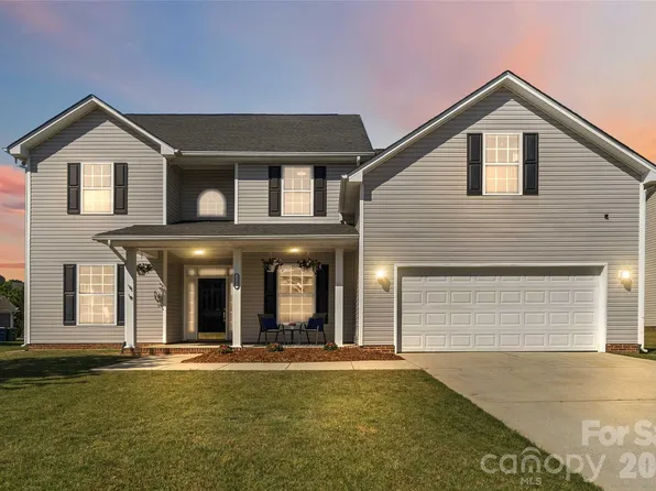 2141 Bluebonnet Ln, Matthews, NC 28104