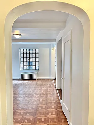 Rented by Avenues Real Estate | media 10