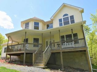 2235 White Dove Dr, East Stroudsburg, PA