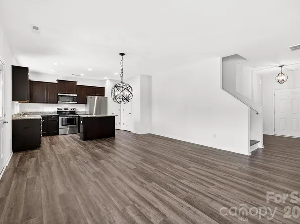 9013 Magnolia Lily Ave, Charlotte, NC 28227
