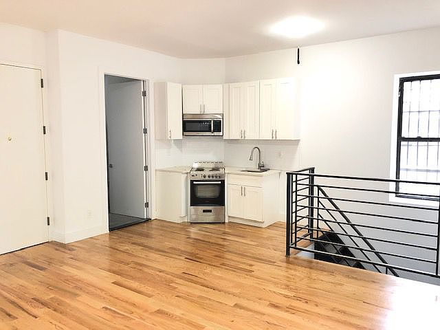 1st image of 867 Park Pl APT 1