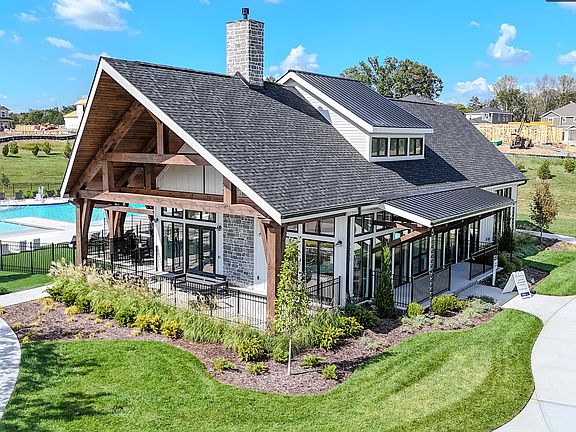 4th image of 5009 Greentree Dr