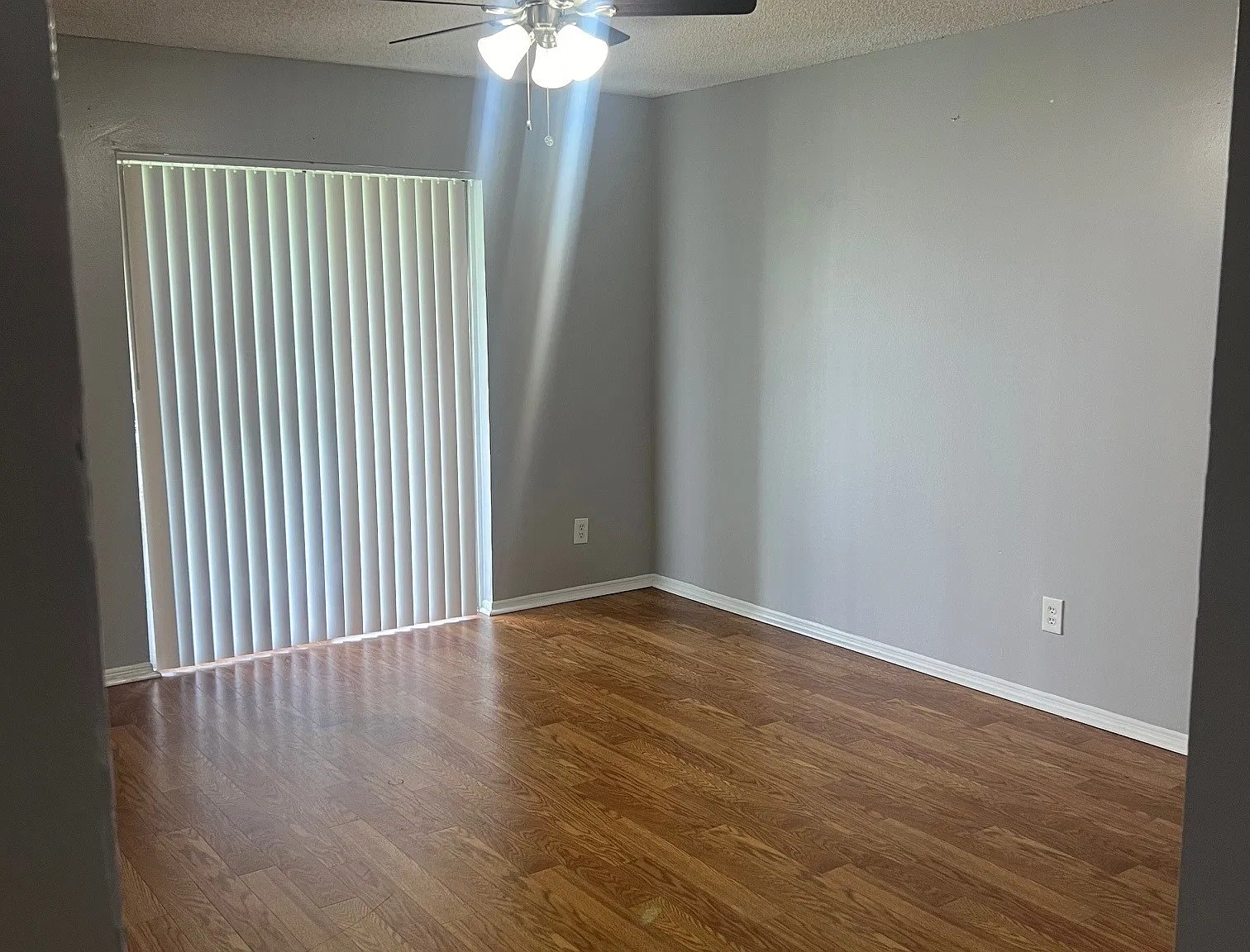 2 bed, 1006 sqft, $1,500 — Photo 2
