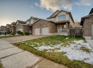 1114 Oakcrossing Rd, London, ON N6H 0E9