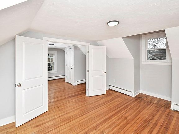 5th image of 108 Blaisdell St #3
