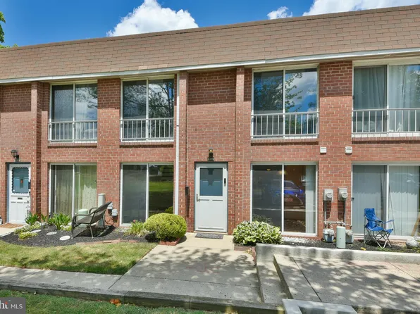 203 Saratoga Ct, Warminster, PA 18974