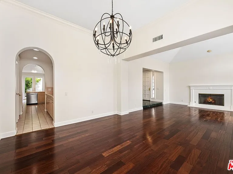 11815 Folkstone Ln — Photo 14